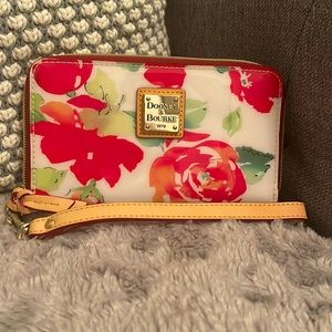 Dooney & Bourke wallet/wristlet